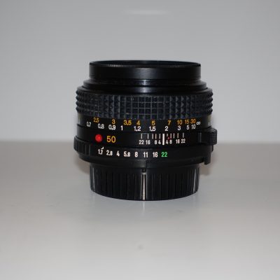 Minolta 50mm 1:1,7 Objektiv - Mit Schutzfilter und Rückdeckel