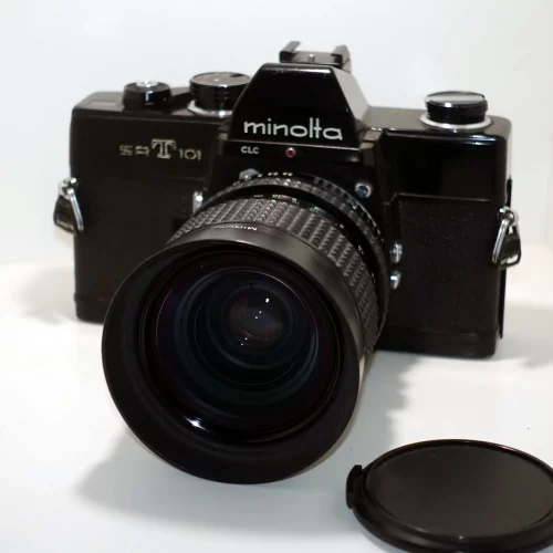 Minolta SRT 101 mit Objektiv