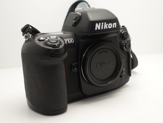 Nikon F 100 Second Hand günstig kaufen