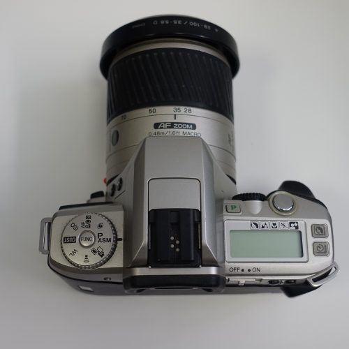 Alternative view of Minolta Dynax 4 mit 28-100mm