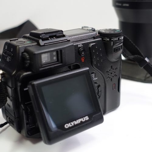 Alternative view of Olympus C5050 mit Telekonverter