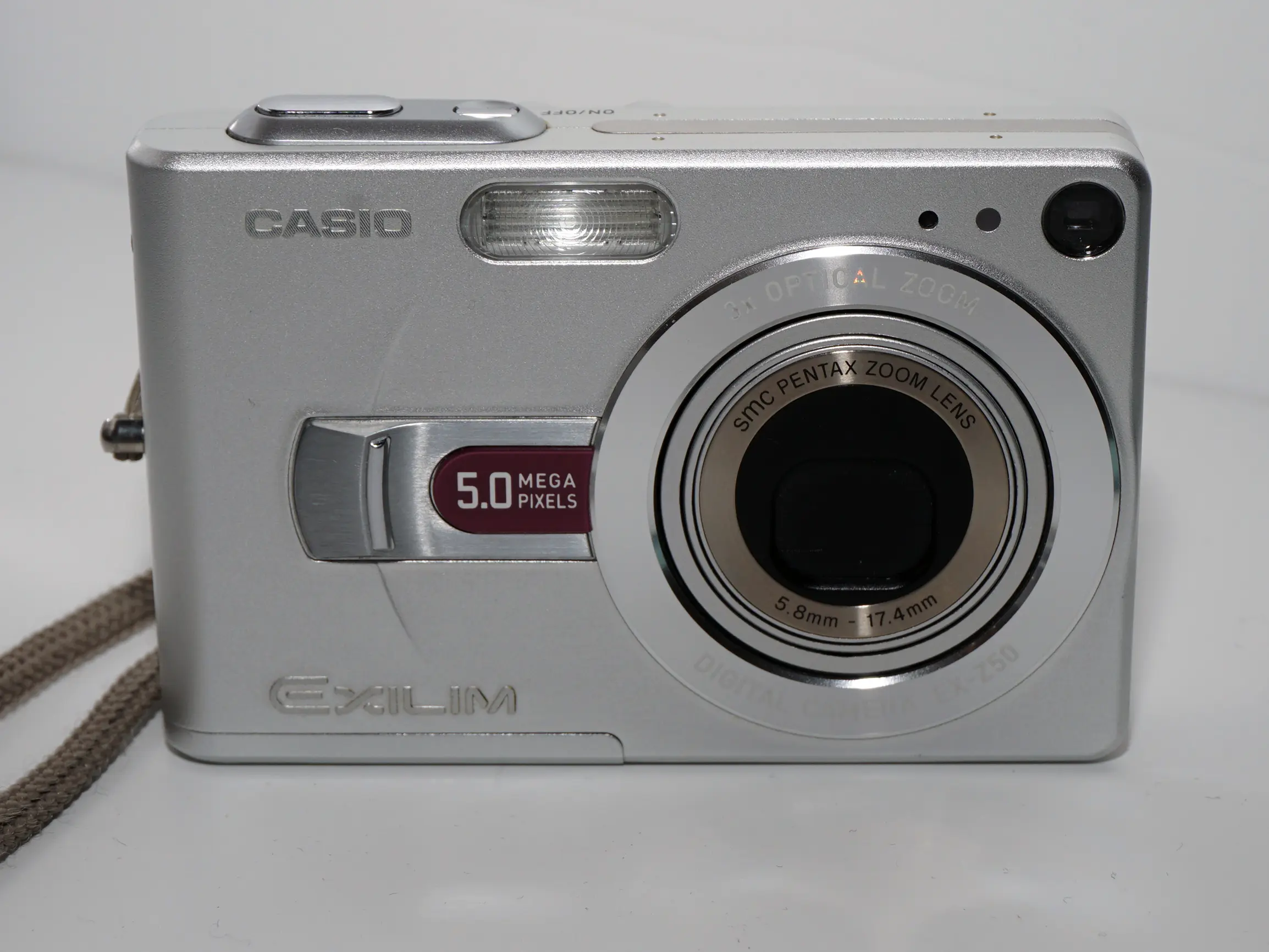 Casio Exilim EX-Z5 gebraucht kaufen – geprüft & funktionstüchtig. Inkl. Zubehör & Dockingstation. Jetzt günstig sichern!